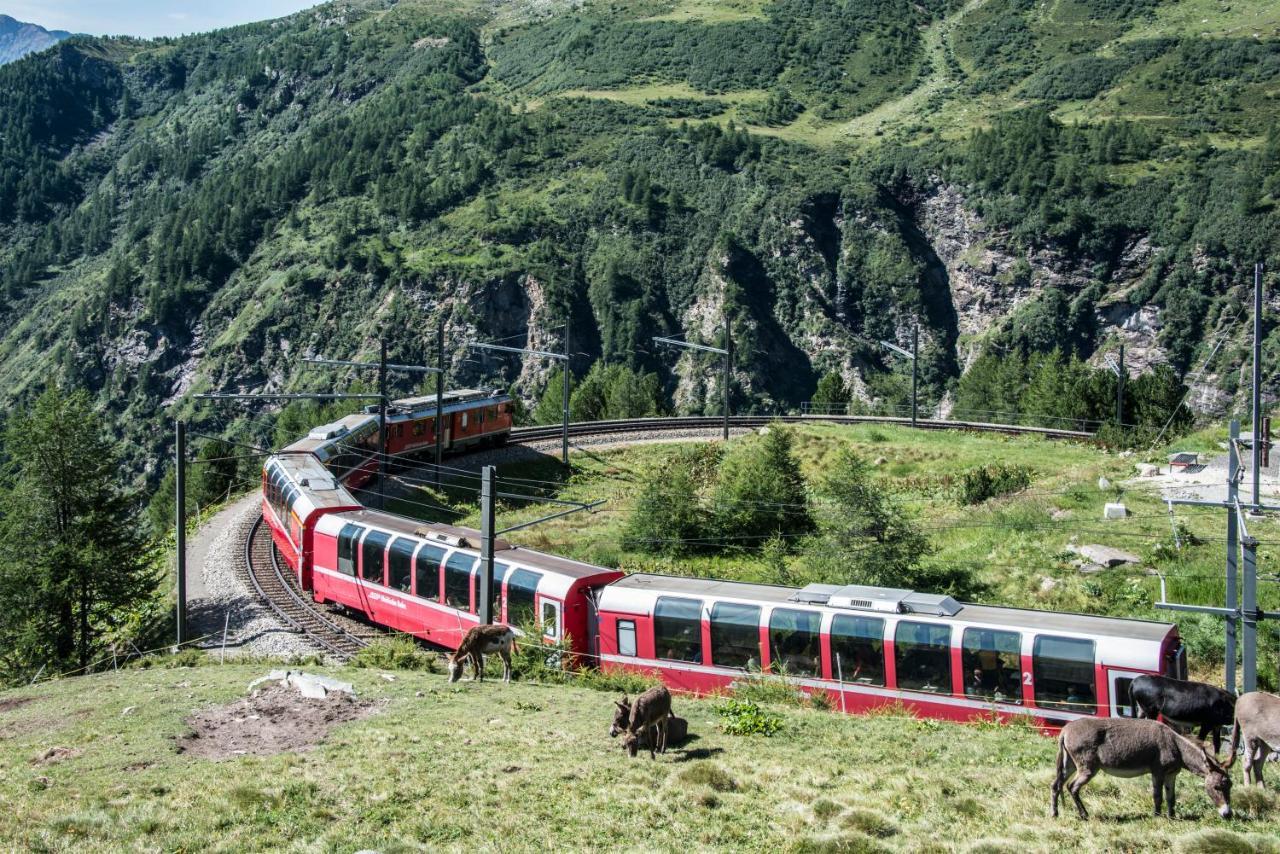 Hotel Bed & Rooms , Corte Rossa -1 Min Walk To Bernina Express Тирано Экстерьер фото