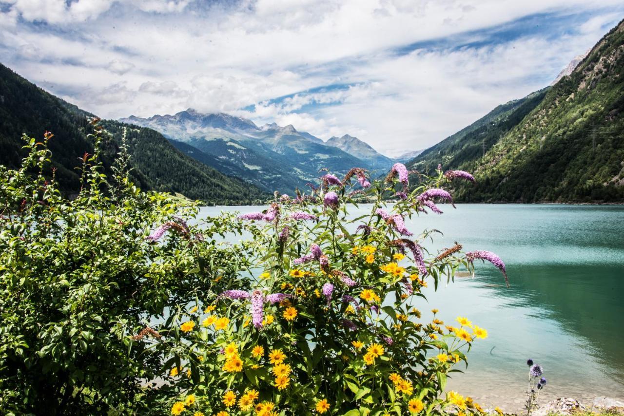 Hotel Bed & Rooms , Corte Rossa -1 Min Walk To Bernina Express Тирано Экстерьер фото