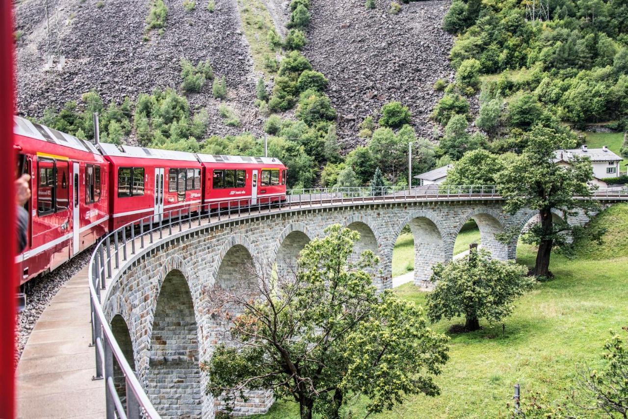 Hotel Bed & Rooms , Corte Rossa -1 Min Walk To Bernina Express Тирано Экстерьер фото