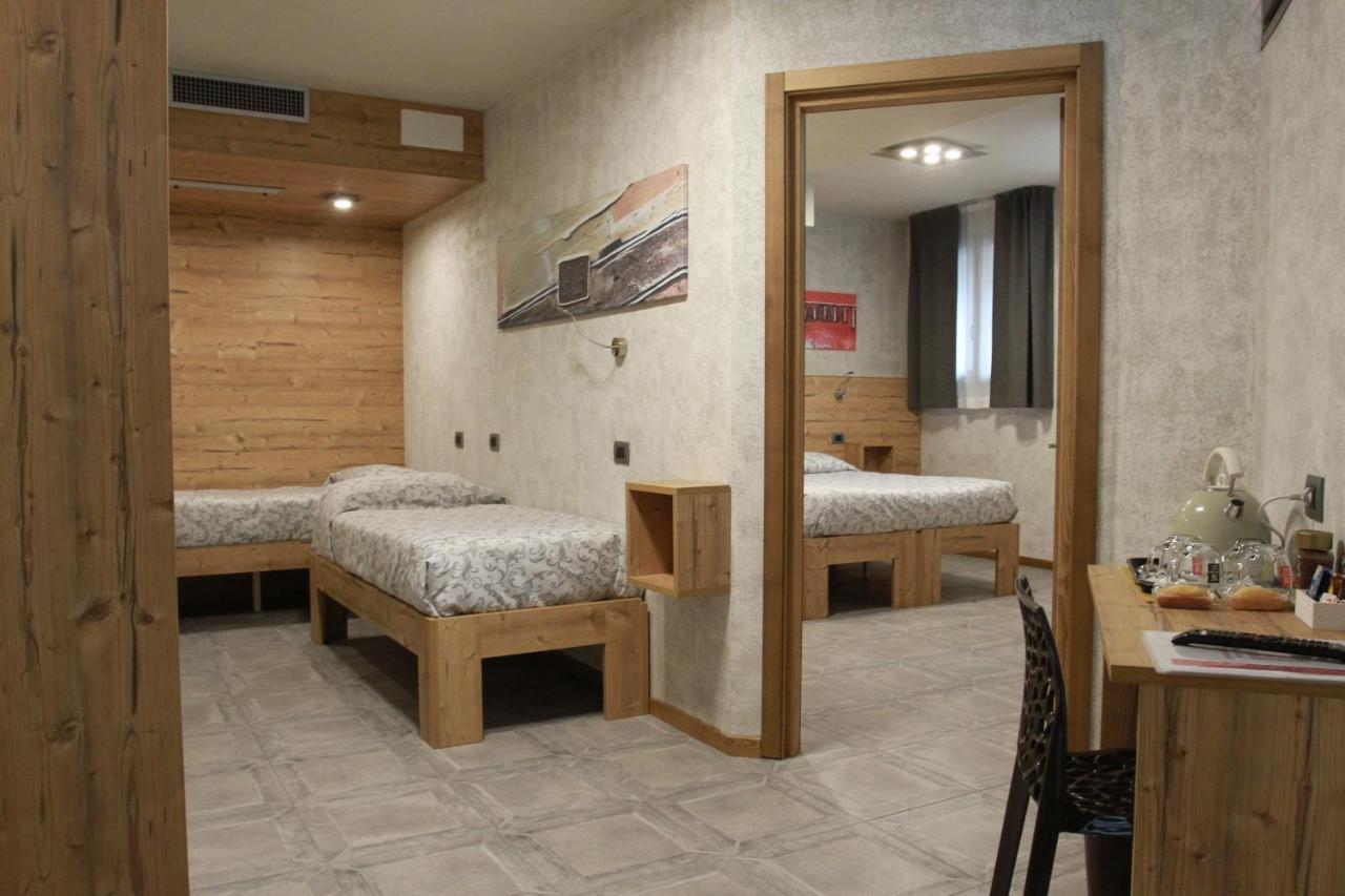 Hotel Bed & Rooms , Corte Rossa -1 Min Walk To Bernina Express Тирано Экстерьер фото
