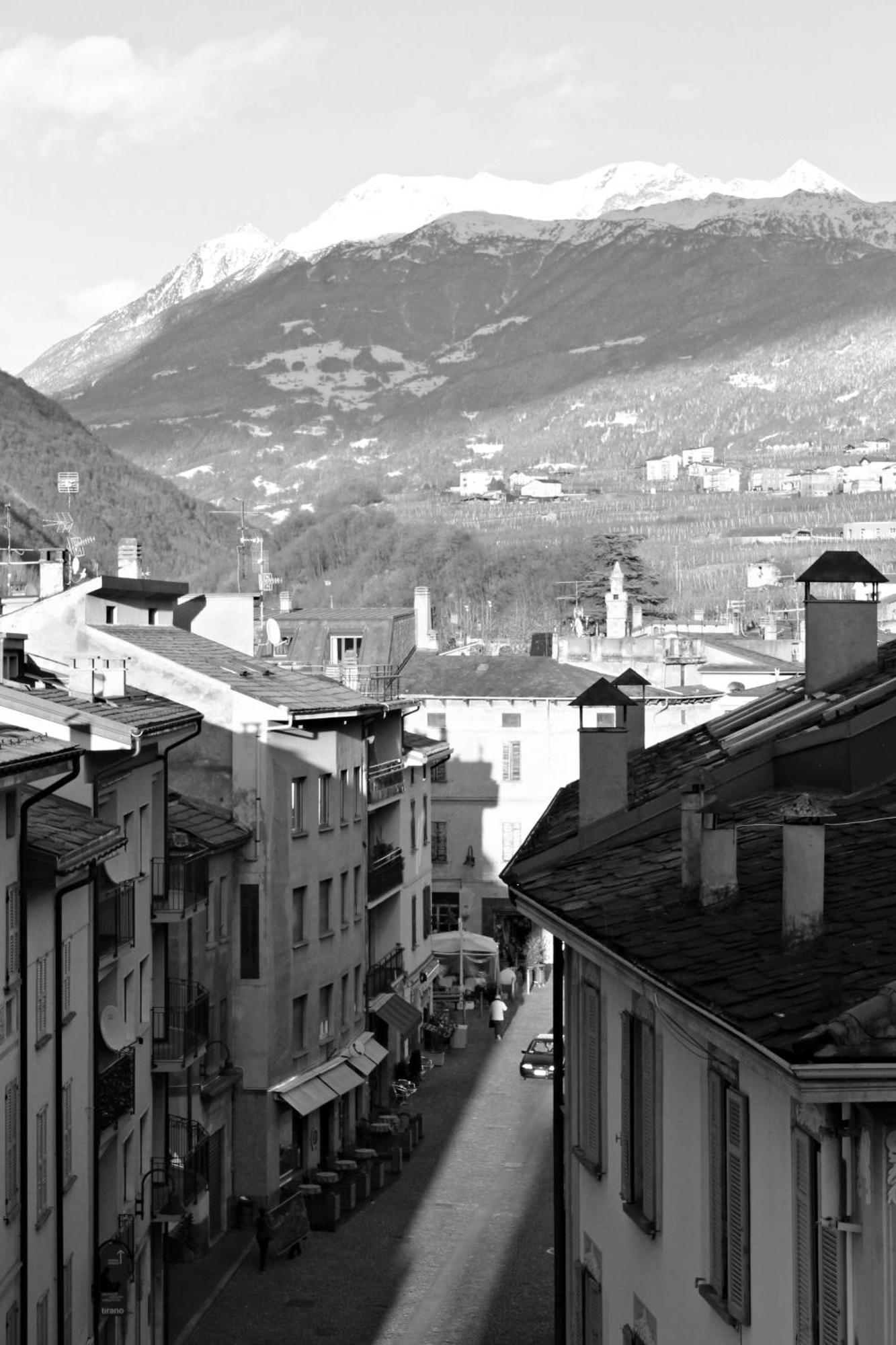 Hotel Bed & Rooms , Corte Rossa -1 Min Walk To Bernina Express Тирано Экстерьер фото